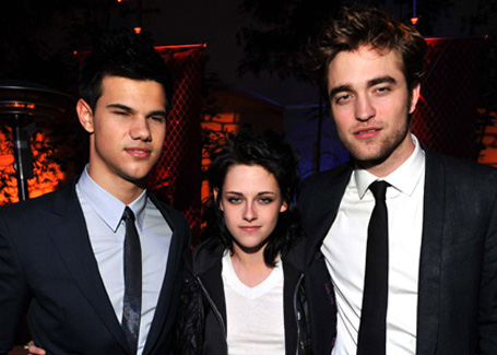 New Moon trio - Lautner, Stewart, Pattinson la screening-ul oferit de Summit Entertainment New Moon trio - Lautner, Stewart, Pattinson la screening-ul oferit de Summit Entertainment