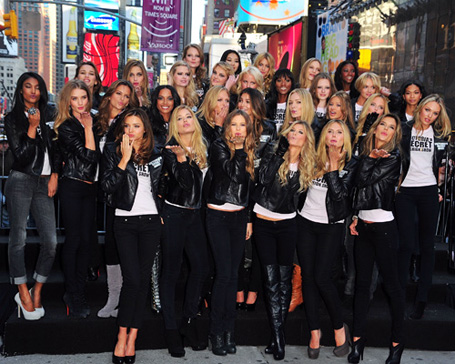 Modelele Victoria's Secret, New York 18 noiembrie