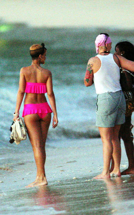 Rihanna - acasă in Barbados