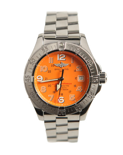 Ceas marca Breitling în nuanţa Orange