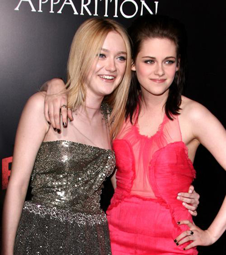 Kristen Stewart şi Dakota Fanning 