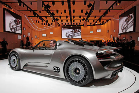 Porsche 918 Spyder în variantă plug in hybrid concept