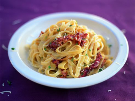 tagliatelle cu pancetta, parmesan şi unt