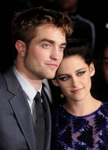 Robert Pattinson şi Kristen Stewart
